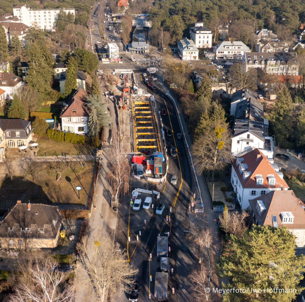 Drohnenaufnahme von der Baustelle.